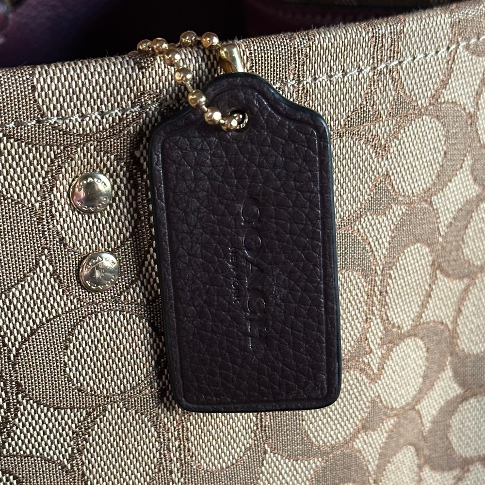 Coach Dempsey Signature Canvas Dempsey Carry All Bag with Hangtag. NWT - Picture 4 of 13